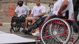 LSM Turki mendistribusikan kursi roda untuk penyandang cacat Palestina