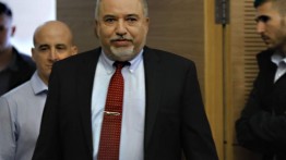 Lieberman mengundurkan diri dari jabatan menteri pertahanan