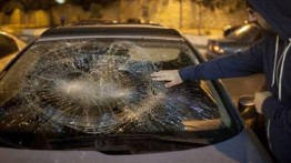Pemukim Yahudi Blokir Jalan dan Lempari Mobil Warga Palestina dengan Batu