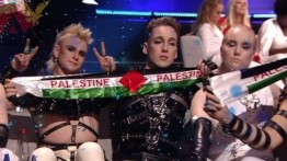Heboh, grup musik Islandia angkat bendera Palestina dalam kontes Eurovision di Tel Aviv