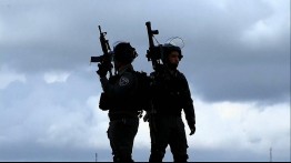 Dalam sebuah misi penyamaran, tentara Israel menculik warga Palestina di sebuah masjid di Al-Biereh