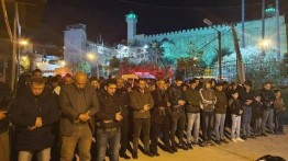 Ribuan warga Palestina Hebron lakukan shalat subuh di Masjid Ibrahimiah