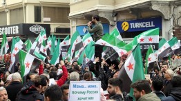 Warga Suriah di Turki gelar demonstrasi di depan kedubes Iran mengutuk dukungan Iran terhadap serangan di Ghouta Timur