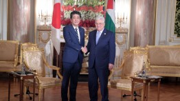 Abbas dan PM Jepang Bertemu Bahas Perkembangan Terbaru di Palestina