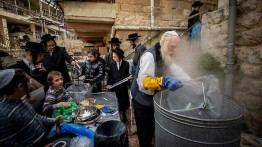 Penduduk Israel Sambut Paskah Saat Pembatasan Kegiatan Dilonggarkan