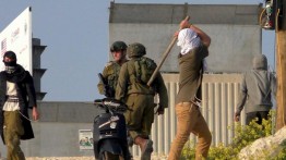 Dilindungi Pasukan Pendudukan, Pemukim Israel Serang Petani Palestina di Salfit