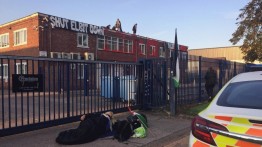 Aktivis Pembela Palestina Menduduki Pabrik Produsen Senjata Israel di Inggris
