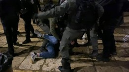 Militer Israel pukuli jemaah shalat isya di Masjid Al-Aqsa
