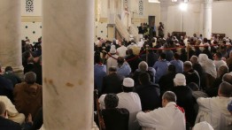 Aljazair Tutup Seluruh Masjid Termasuk untuk Shalat Jumat