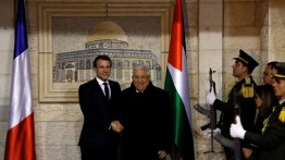 Temui Presiden Perancis, Mahmoud Abbas Bahas Solusi Dua Negara