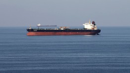 Diserang torpedo di Teluk Oman, Dua kapal Tanker karam