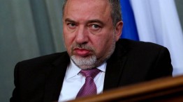Tak senang dengan bantuan Qatar ke Gaza, Lieberman kritik PM Israel