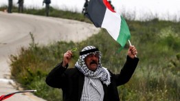 Warga Palestina Menggelar Pawai Peringatan '45 Tahun Hari Tanah'