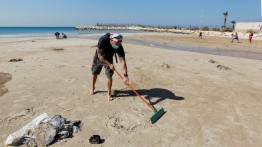 Parlemen Lebanon: Bencana Tumpahan Minyak Israel yang Menyentuh Pantai Lebanon Diperkirakan Mencapai 2 Ton