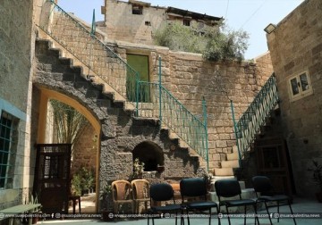 Bangunan peninggalan sejarah Palestina di Jalur Gaza yang dibangun di abad ke 17. Bangunan ini bernama Bait Saqa dan terletak distrik Syuja'iah, Jalur Gaza Timur serta merupakan tempat singgah bagi para pedagang Palestina sejak 3 abad silam