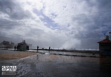 Foto pelabuhan Gaza ketika suhu udara rendah yang melanda wilayah Palestina secara umum pada akhir-akhir ini.