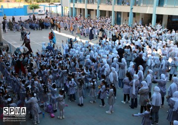 Lebih dari 625 ribu anak-anak Palestina kembali ke sekolah bersamaan dengan masuknya tahun ajaran baru di Gaza.